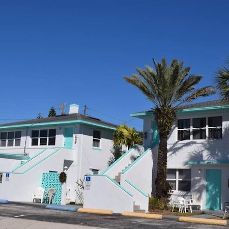 Renovate Large Studio 21-Directly Across Beach St. Pete Beach Bagian luar foto
