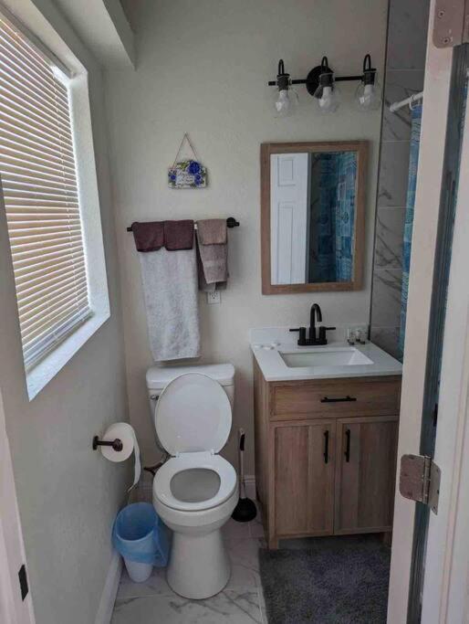 Renovate Large Studio 21-Directly Across Beach St. Pete Beach Bagian luar foto